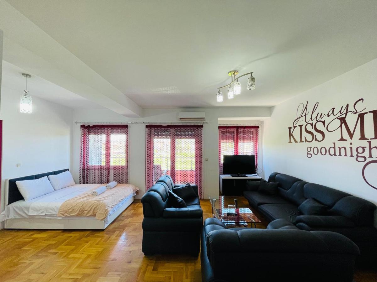 Front Beach Exclusive Apartments Struga Extérieur photo