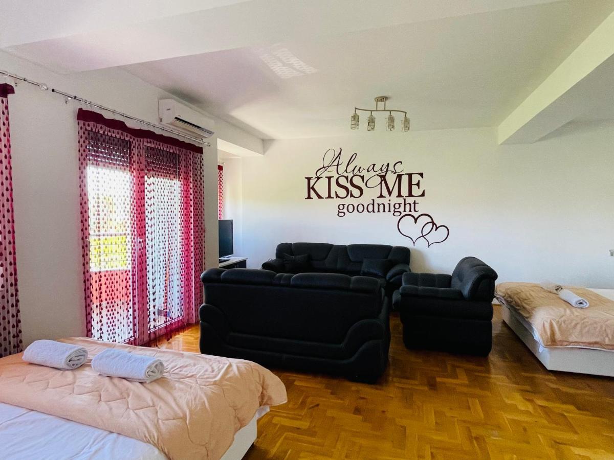 Front Beach Exclusive Apartments Struga Extérieur photo