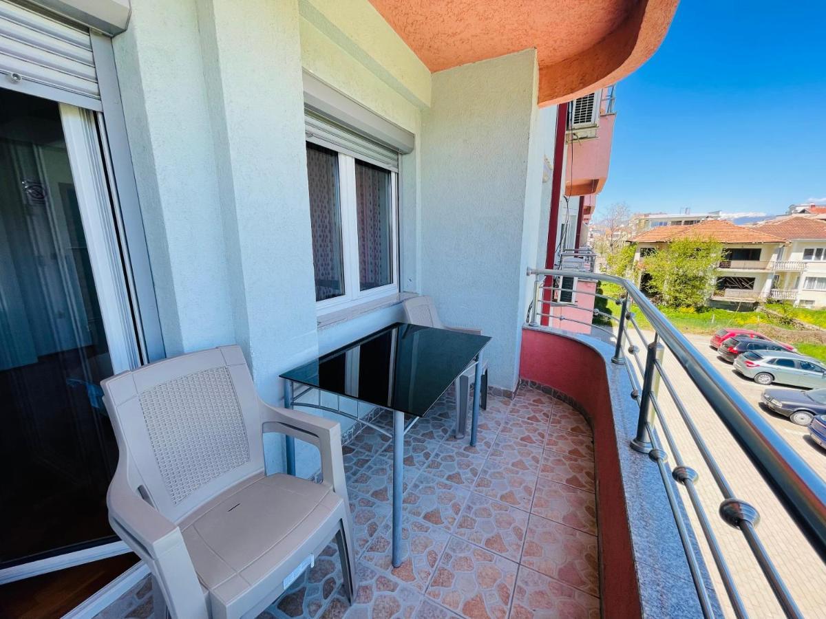 Front Beach Exclusive Apartments Struga Extérieur photo