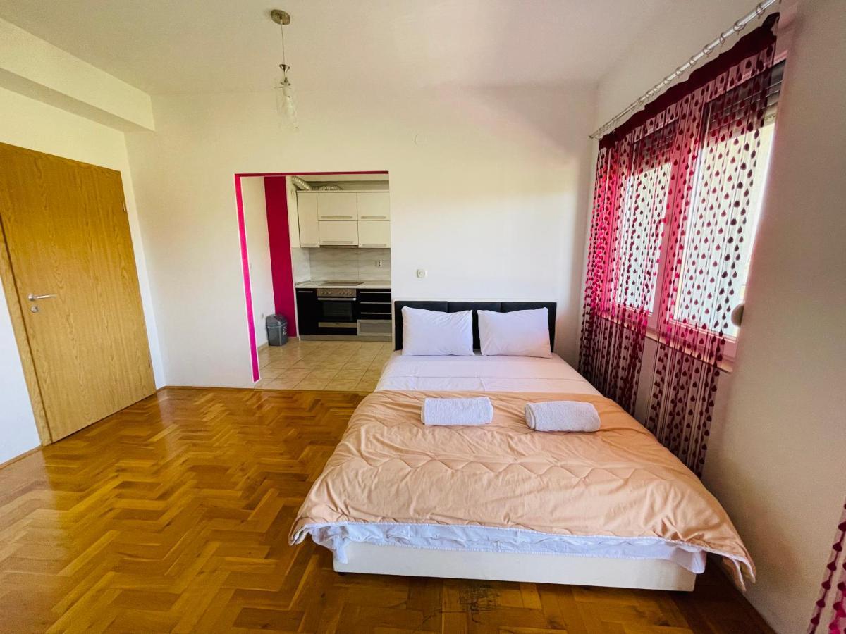 Front Beach Exclusive Apartments Struga Extérieur photo
