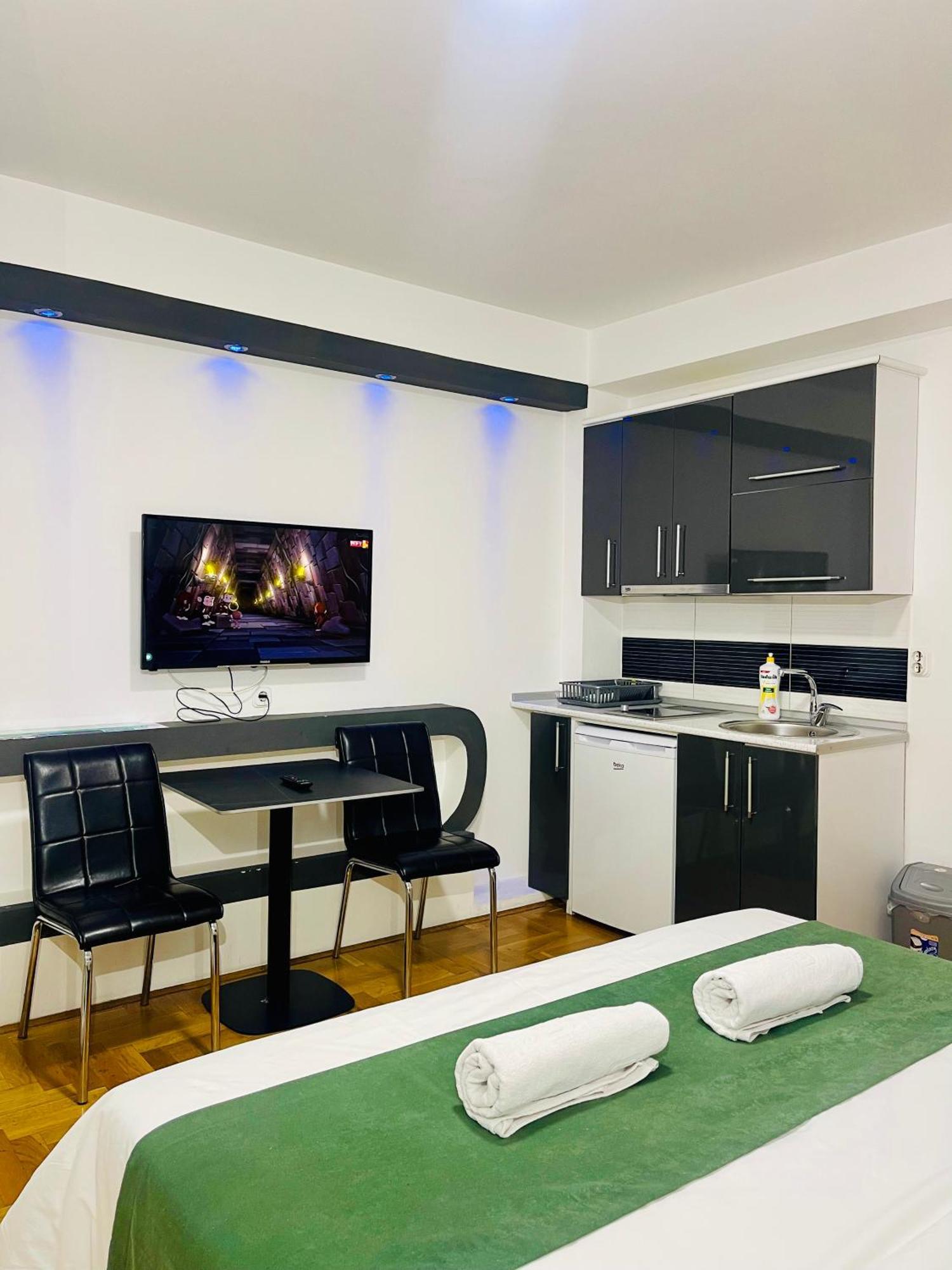 Front Beach Exclusive Apartments Struga Extérieur photo